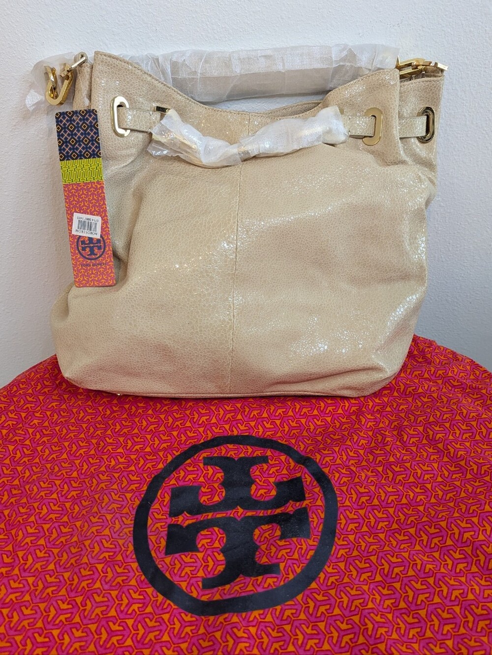 Tory Burch Natalya Small Hobo Pebbled Leather Ivory NWT with Dust Bag